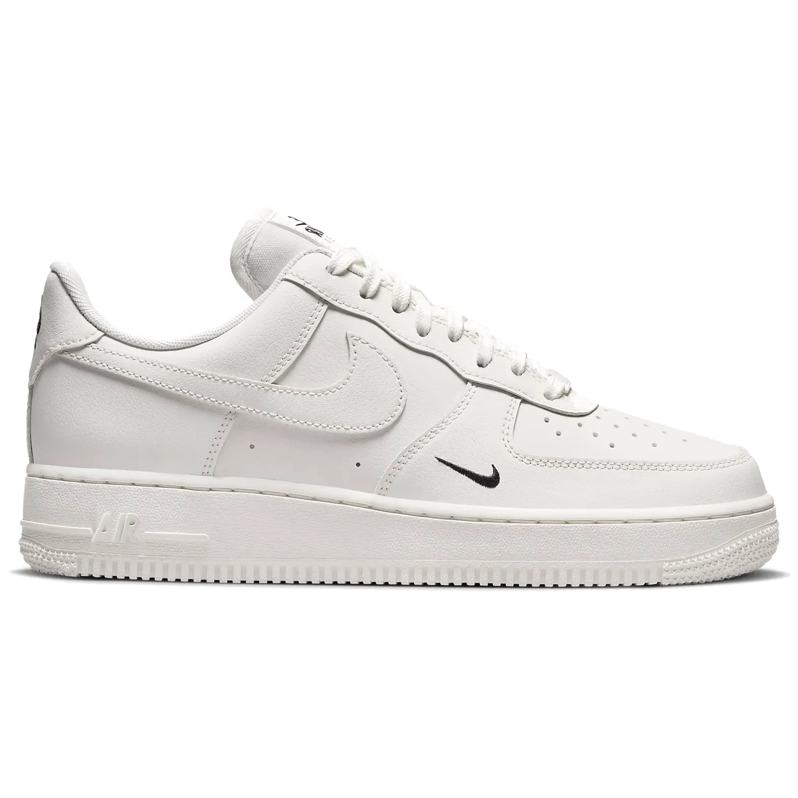 calzado-nike-w-air-force-1-07-ess-trk3-hf1058133